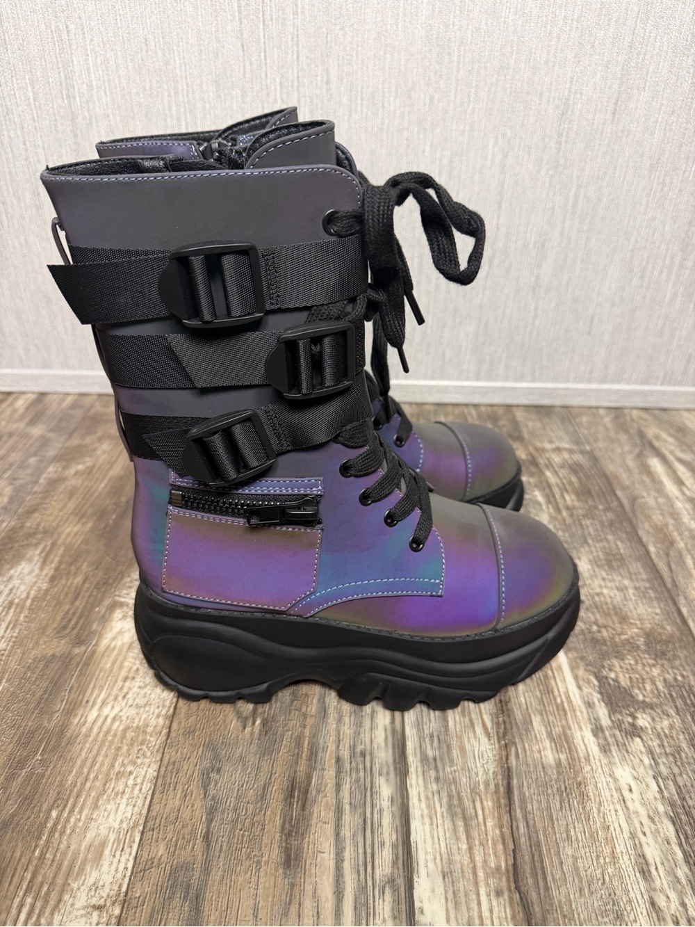 NWOB Iridescent Purple Platform Combat Boots - Women's Size 7 - Picture 16 of 16